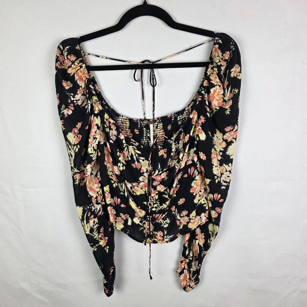 NWT Free People Black Floral Puff Sleeve Smocked Crop Top‎ Tie Back Size M Boho